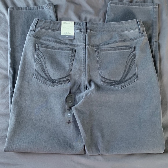 Style and Company High Rise Tummy Control Jeans. - Picture 3 of 12